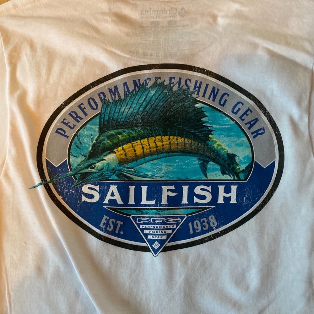 NWT!! Men’s Columbia PFG T-shirt size small